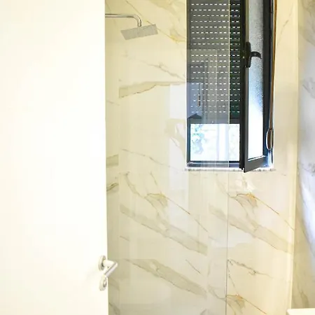 Delmar * Golem (Tirana)