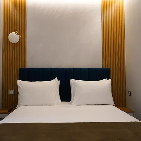Delmar Apartment *