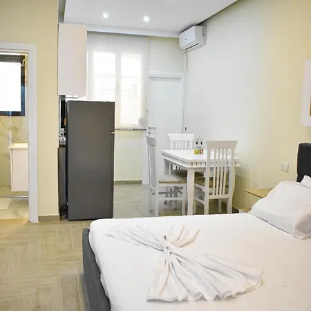 Delmar * Golem (Tirana)